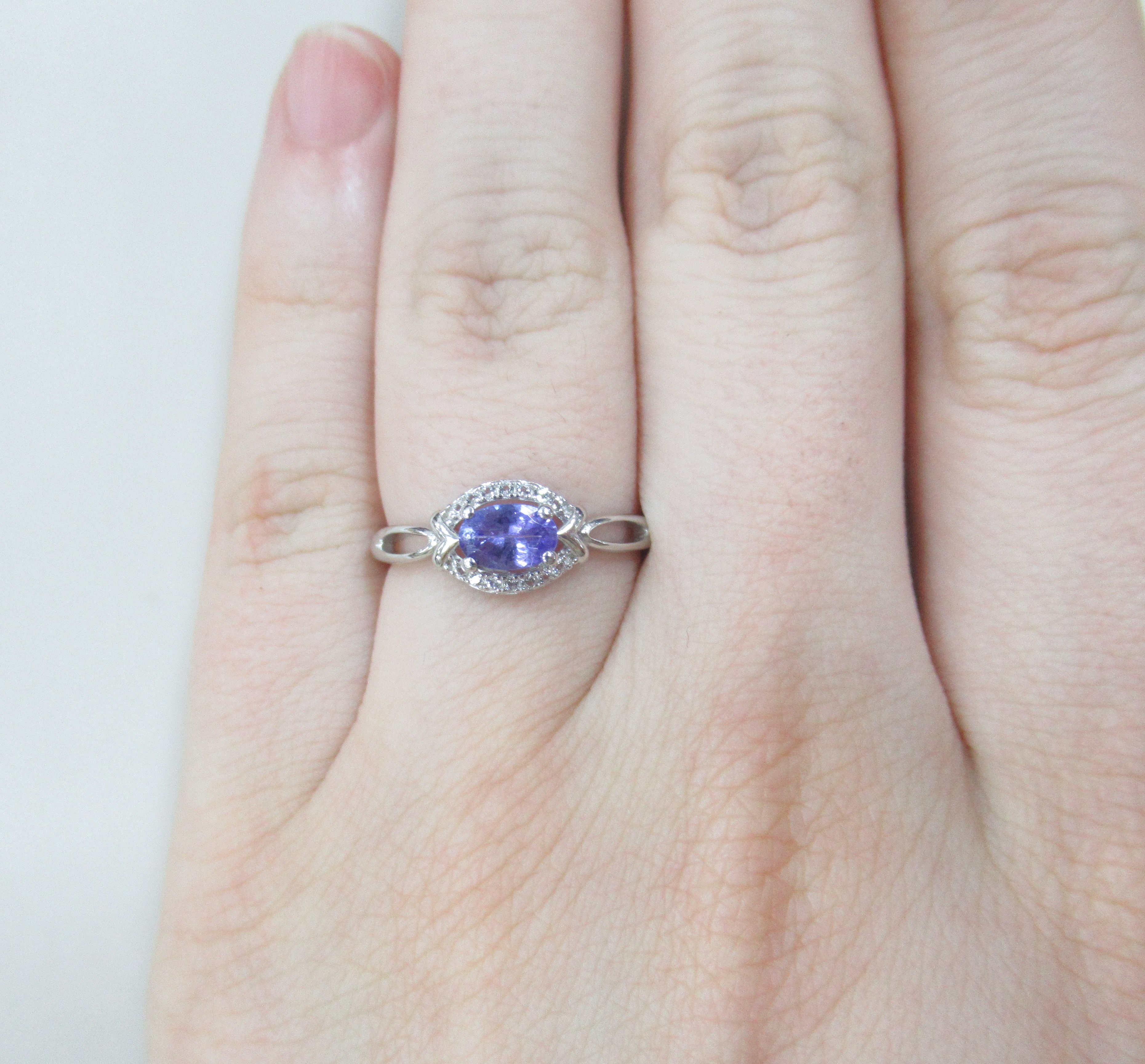 Серебряное кольцо с танзанитом